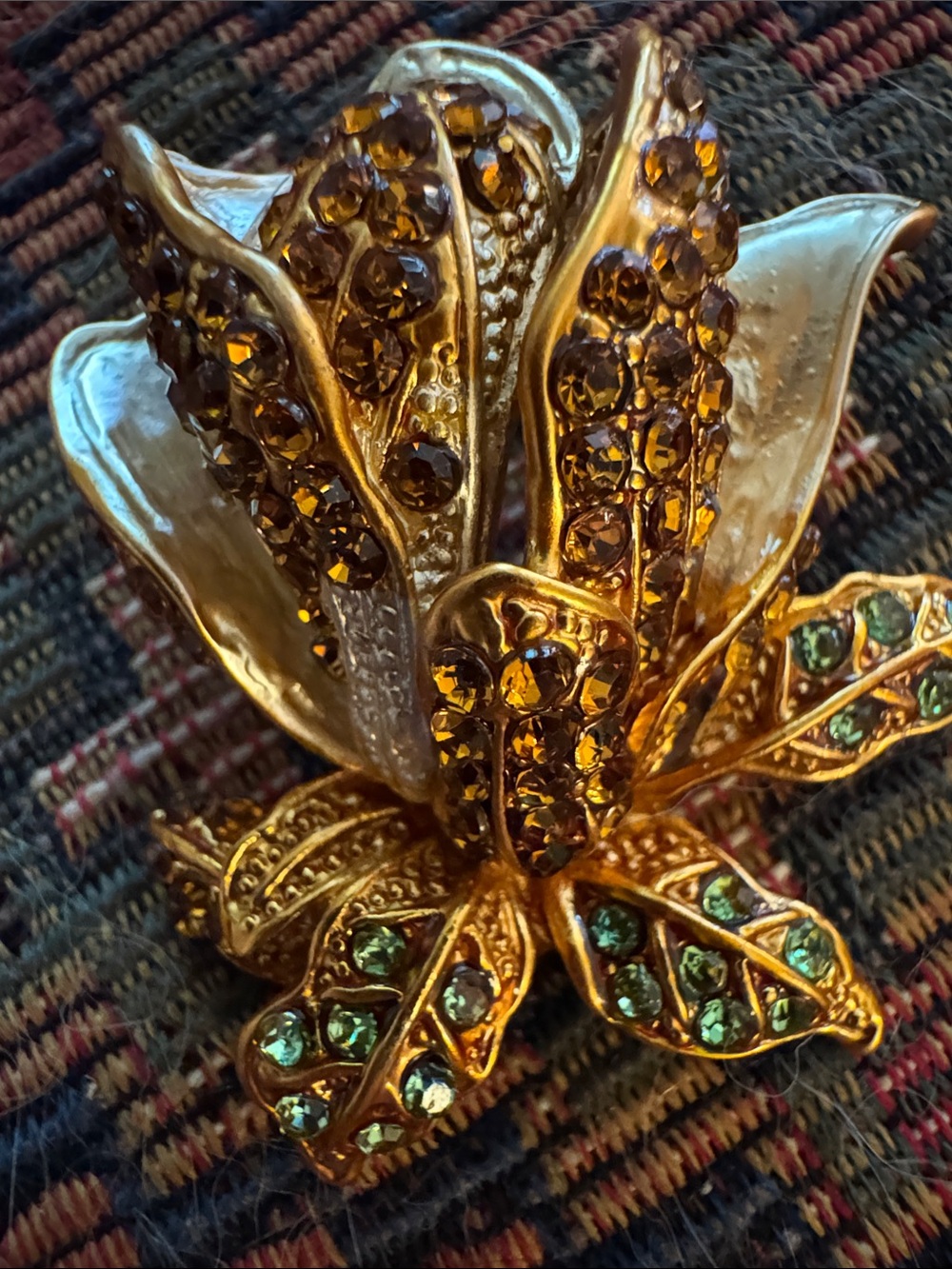 NWOT Gold-Tone Floral Crystal Brooch with Amber and Green Stones